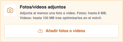 Tarjeta real de evidencias de una limpieza ficticia en curso: requisito de fotos o vídeos, límites visibles y acción para añadir archivos; no se realiza ninguna carga.