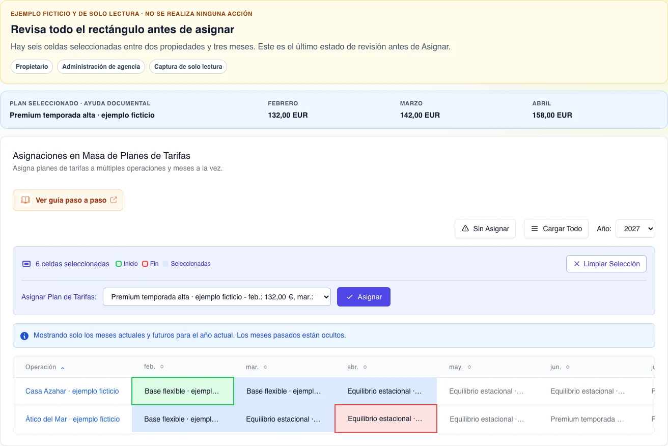 Revisión real de escritorio en español con seis celdas seleccionadas entre Casa Azahar y Ático del Mar, de febrero a abril, los extremos marcados y Premium temporada alta preparado; es un ejemplo ficticio y de solo lectura, y no se realiza ninguna acción.